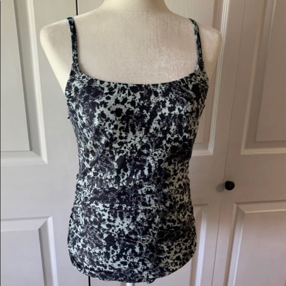 Speedo Swimsuit 1 piece Speedo womans size 10 - Picture 1 of 5